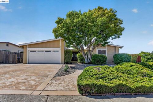 18596 W Cavendish Dr, Castro Valley, CA, 94552-1733 | Card Image
