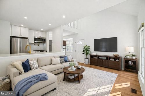 6347 Chimney Wood Ct, ALEXANDRIA, VA, 22306-1069 | Card Image
