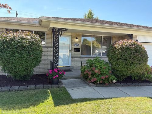 12376 Canterbury Dr, Sterling Heights, MI, 48312-3108 | Card Image