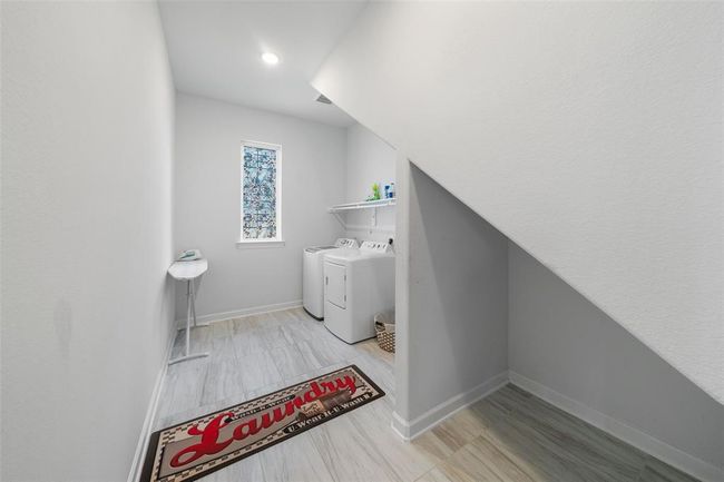 9207 Secretariat Ln, House other with 4 bedrooms, 4 bathrooms and 3 parking in Mont Belvieu TX | Image 25