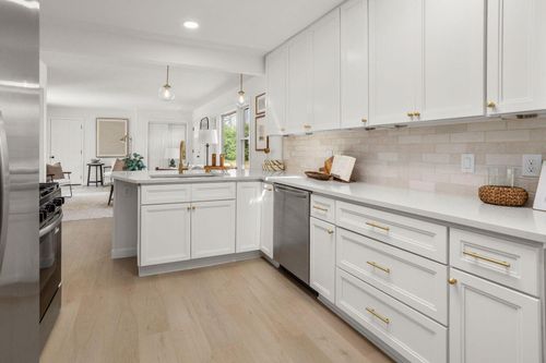 2285 N 166th St, Brookfield, WI, 53005-3235 | Card Image