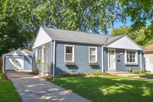3429 N 95th St, Milwaukee, WI, 53222-3555 | Card Image