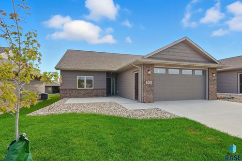 2421 E Joshua Cir Circle, Sioux Falls, SD, 57108 | Card Image