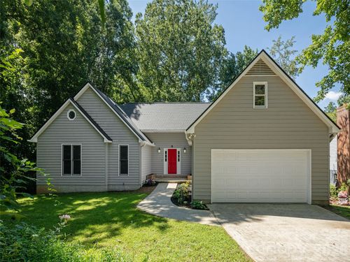 15 Glen Crest Dr, Arden, NC, 28704-3025 | Card Image