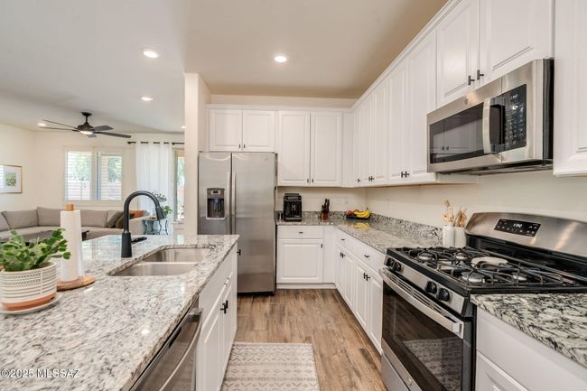 21-web-or-mls-Sunlit Peak Dr-21 | Image 11