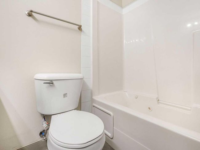 1702 - 9939 109 Nw, Condo with 2 bedrooms, 2 bathrooms and 2 parking in Edmonton AB | Image 16