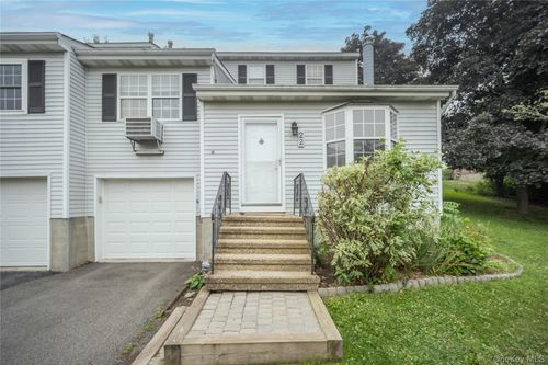 22 Hemlock Ct, Fishkill, NY, 12524-2618 | Card Image