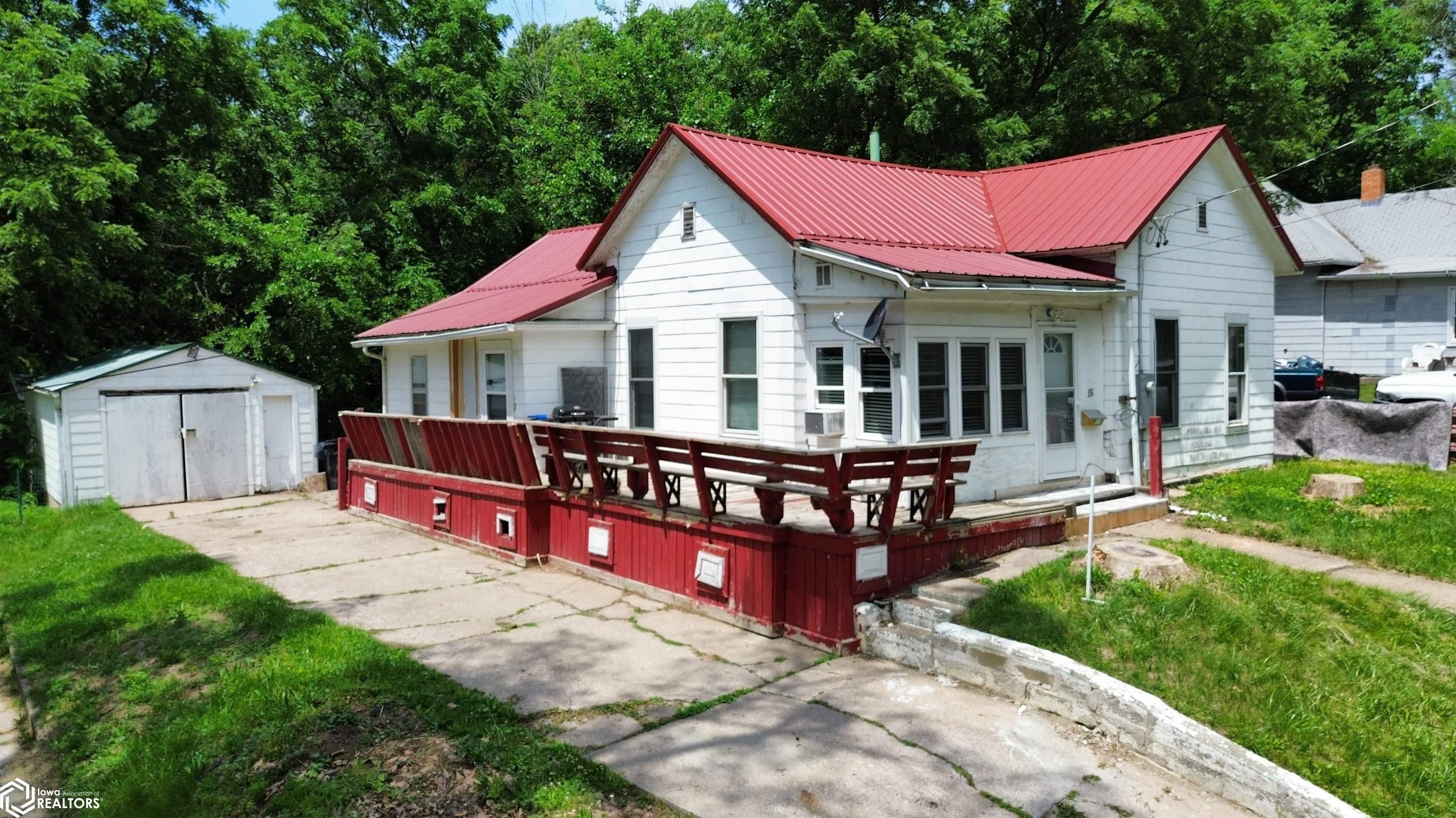 Clarence St, Ottumwa, IA 52501