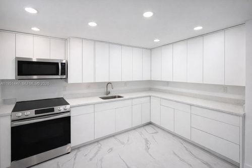 236-236 Ne 55th Ter, Miami, FL, 33137-2558 | Card Image