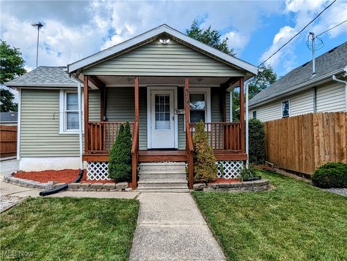 579 Fairlawn Ave, Painesville, OH, 44077-3026 | Card Image