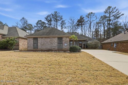 110 Greenfield Ridge Dr, Brandon, MS, 39042-7018 | Card Image