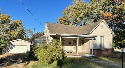 404 S Tucker Street, House other with 2 bedrooms, 1 bathrooms and null parking in Nevada MO | Image 2