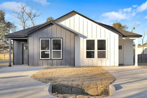 104 Runnels St, Willis, TX, 77378-8841 | Card Image