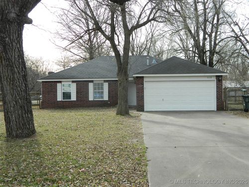 1113 South St, Collinsville, OK, 74021-3116 | Card Image