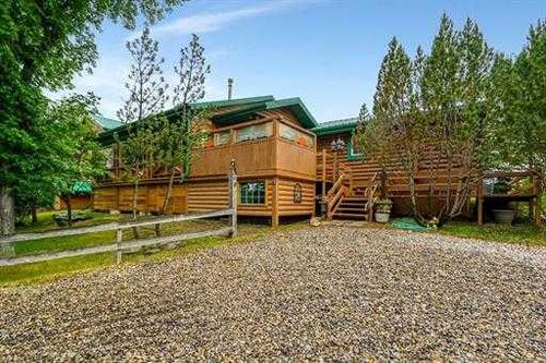 240 Essex St, Carbon, AB, T0M | Card Image