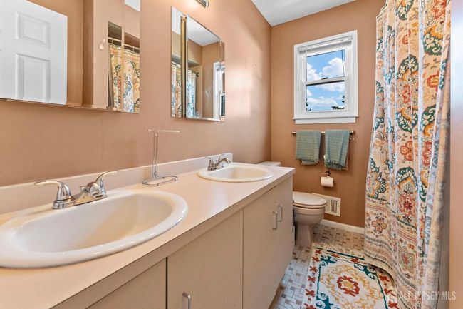 9 Amara Ct, House other with 3 bedrooms, 3 bathrooms and null parking in Old Bridge NJ | Image 24