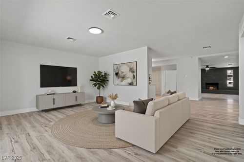 6229 Cromwell Ave, Las Vegas, NV, 89107-0120 | Card Image