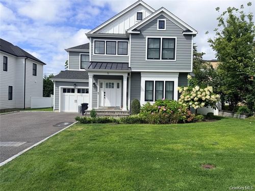 5 Madison Pl, Roslyn Heights, NY, 11577-2000 | Card Image