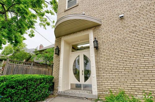 1-21 Castle Knock Rd, Toronto, ON, M5N2J3 | Card Image