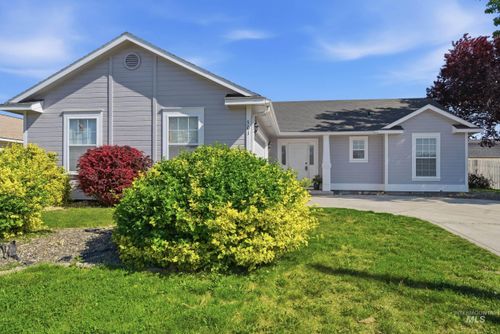 501 Knights Cir, Nampa, ID, 83687-8957 | Card Image
