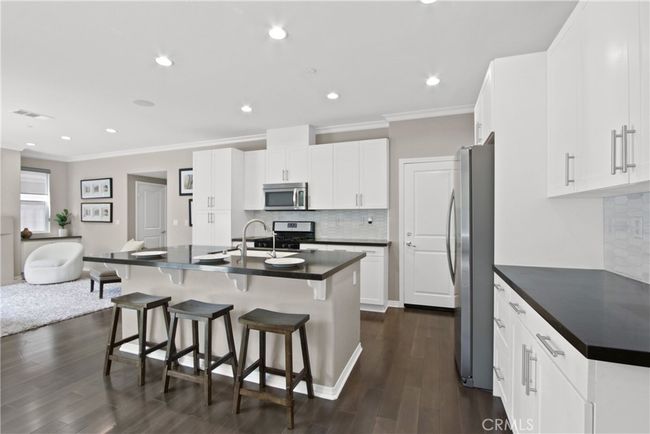 2302 Navigation Cir, House other with 3 bedrooms, 3 bathrooms and 2 parking in Placentia CA | Image 14