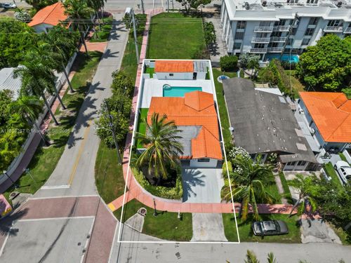 1221 Biarritz Dr, Miami Beach, FL, 33141-3633 | Card Image