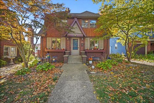 9 Broadway Pl, Normal, IL, 61761-3620 | Card Image