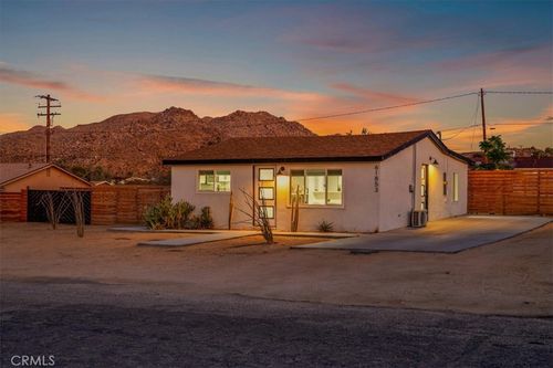 61853 Grand View Cir, Joshua Tree, CA, 92252-2562 | Card Image