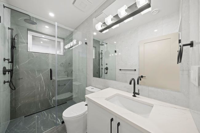 5628 Chaffey Ave, Home with 6 bedrooms, 5 bathrooms and 2 parking in Burnaby BC | Image 23