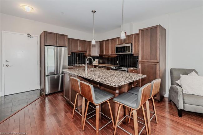 504 - 223 Erb St W, House attached with 2 bedrooms, 2 bathrooms and 1 parking in Waterloo ON | Image 8