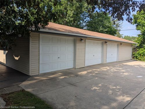3237 Rogers St, Marlette, MI, 48453-1340 | Card Image