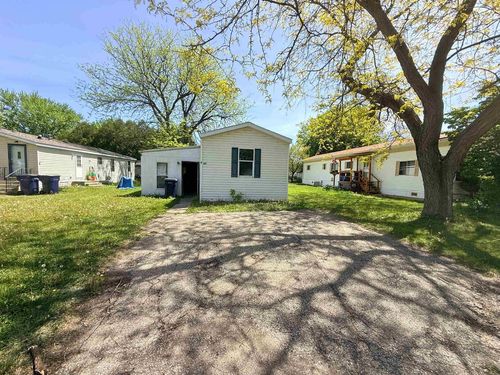 10-10 Lapidary Ln, Janesville, WI, 53548-9127 | Card Image