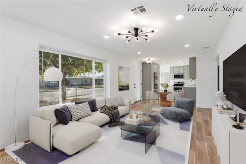 520 Leonard Ave, Las Vegas, NV, 89106-2715 | Card Image