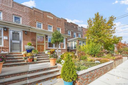 50 46th St, Woodside, NY, 11377-7325 | Card Image