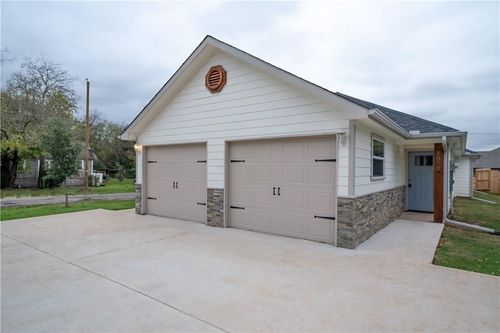 800 N Throckmorton St, Sherman, TX, 75090-4540 | Card Image