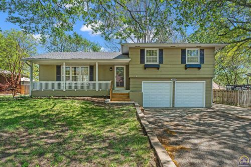 2806 Sw Maupin Ln, Topeka, KS, 66614 | Card Image