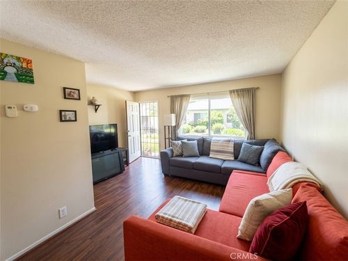 511 1/2 Bayport St, Carson, CA, 90745-5563 | Card Image
