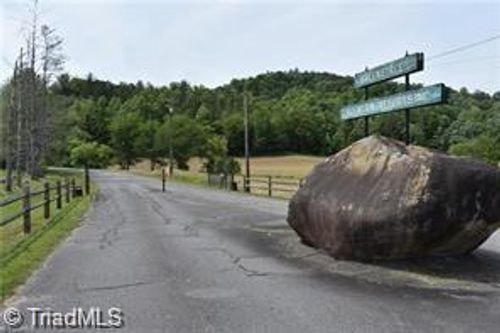 000 Grandview Cir, Traphill, NC, 28685 | Card Image