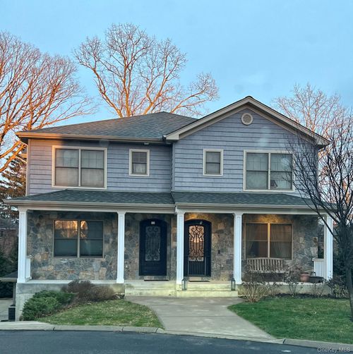 11 Caruso Way, Glen Cove, NY, 11542-3362 | Card Image