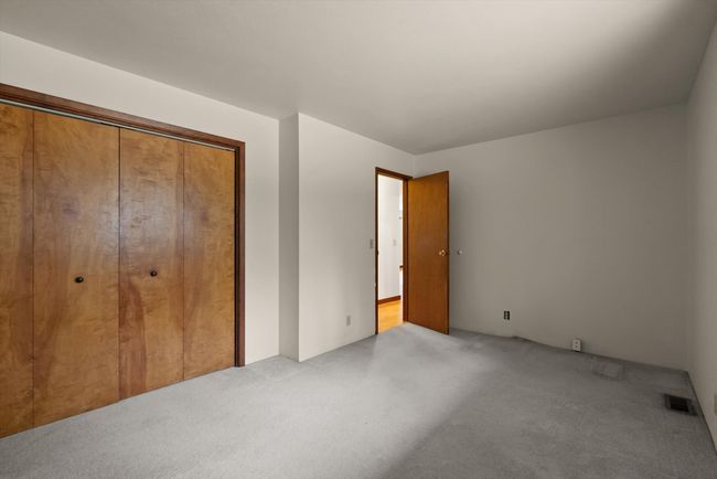 Bedroom main floor | Image 16