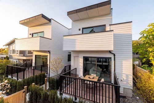 1-328 W 14th St, North Vancouver, BC, V7M1P6 | Card Image