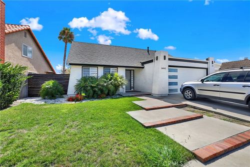 16092 Feltham Cir, Westminster, CA, 92683-7620 | Card Image
