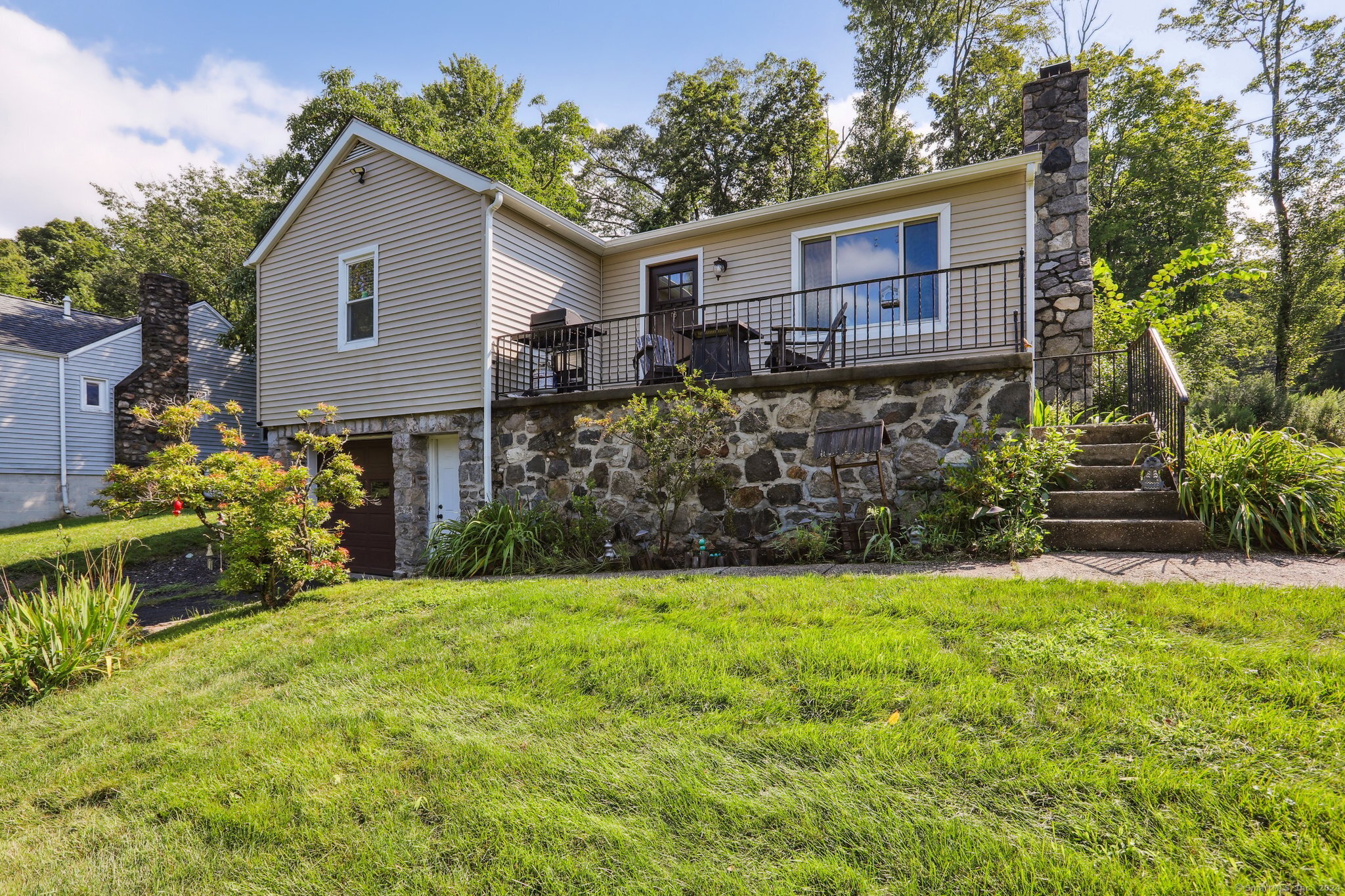 Fulton Dr, New Fairfield, CT 06812