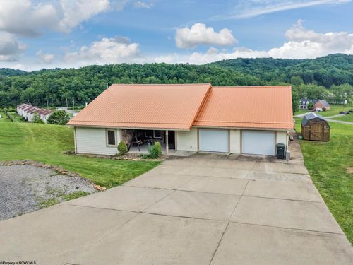 180 Overlook Dr, Buckhannon, WV, 26201-8982 | Card Image