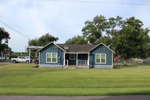 308 W Velasco St, Brazoria, TX, 77422-7499 | Card Image