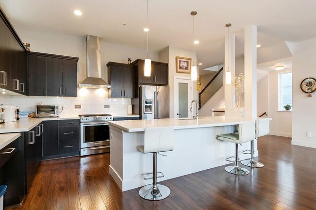 10499 Mceachern St, House other with 4 bedrooms, 4 bathrooms and 4 parking in Maple Ridge BC | Image 7