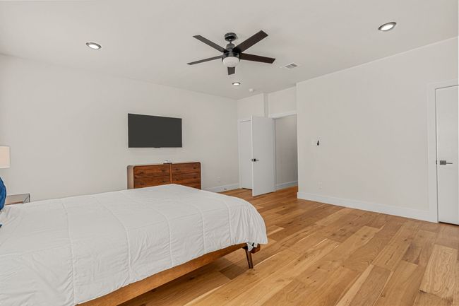 1st Level Guest Bedroom | Image 14