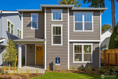 12523 Ne 94th St, Kirkland, WA, 98033-5875 | Card Image