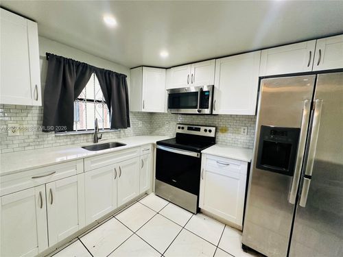 34-104-6565 W 26th Dr, Hialeah, FL, 33016-2859 | Card Image