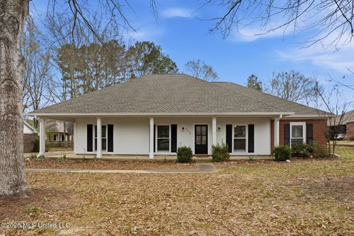 105 Oak Ridge Cir, Madison, MS, 39110-8797 | Card Image